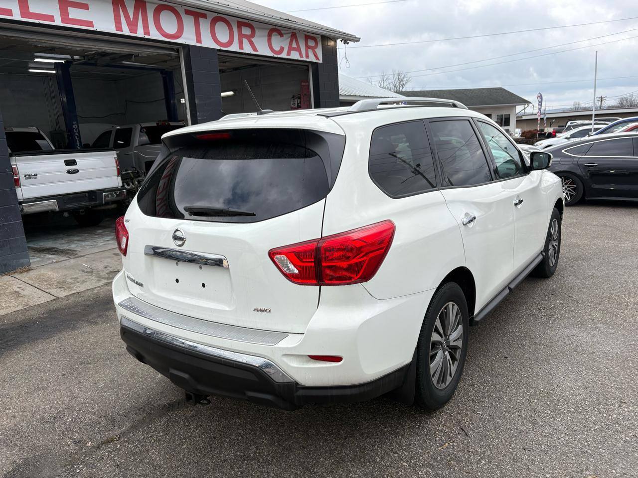 Nissan Pathfinder  2017