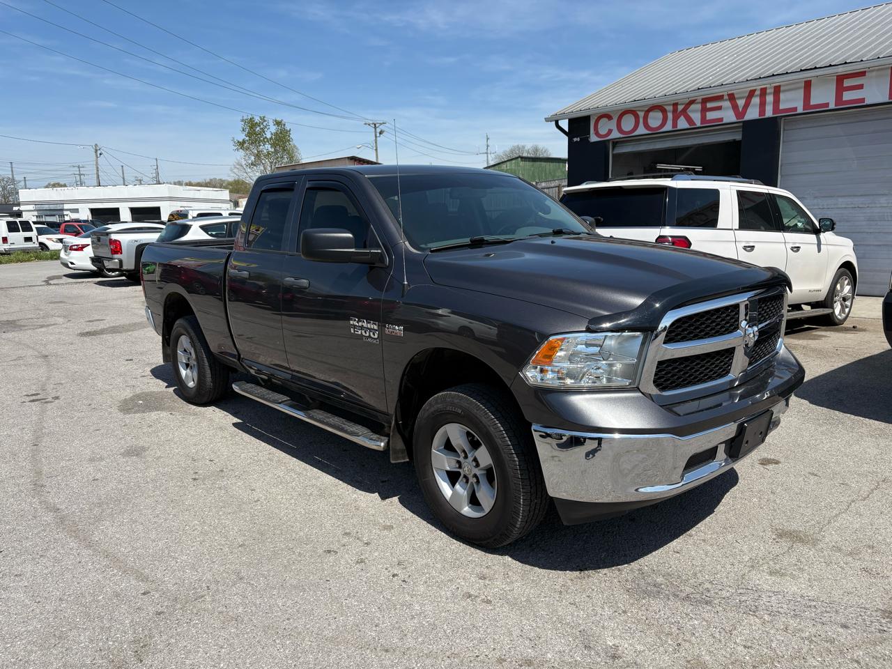 RAM 1500 4WD Quad Cab 140.5" Tradesman 2019