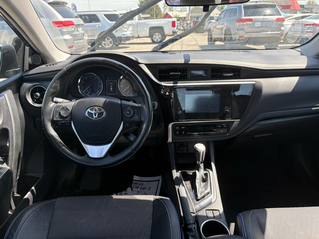 Toyota Corolla 4dr Sdn Base Auto 2019