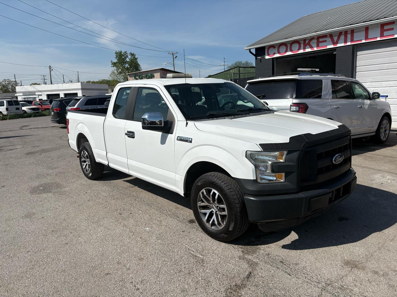 Ford F-150 2WD Reg Cab 122.5" XL 2015