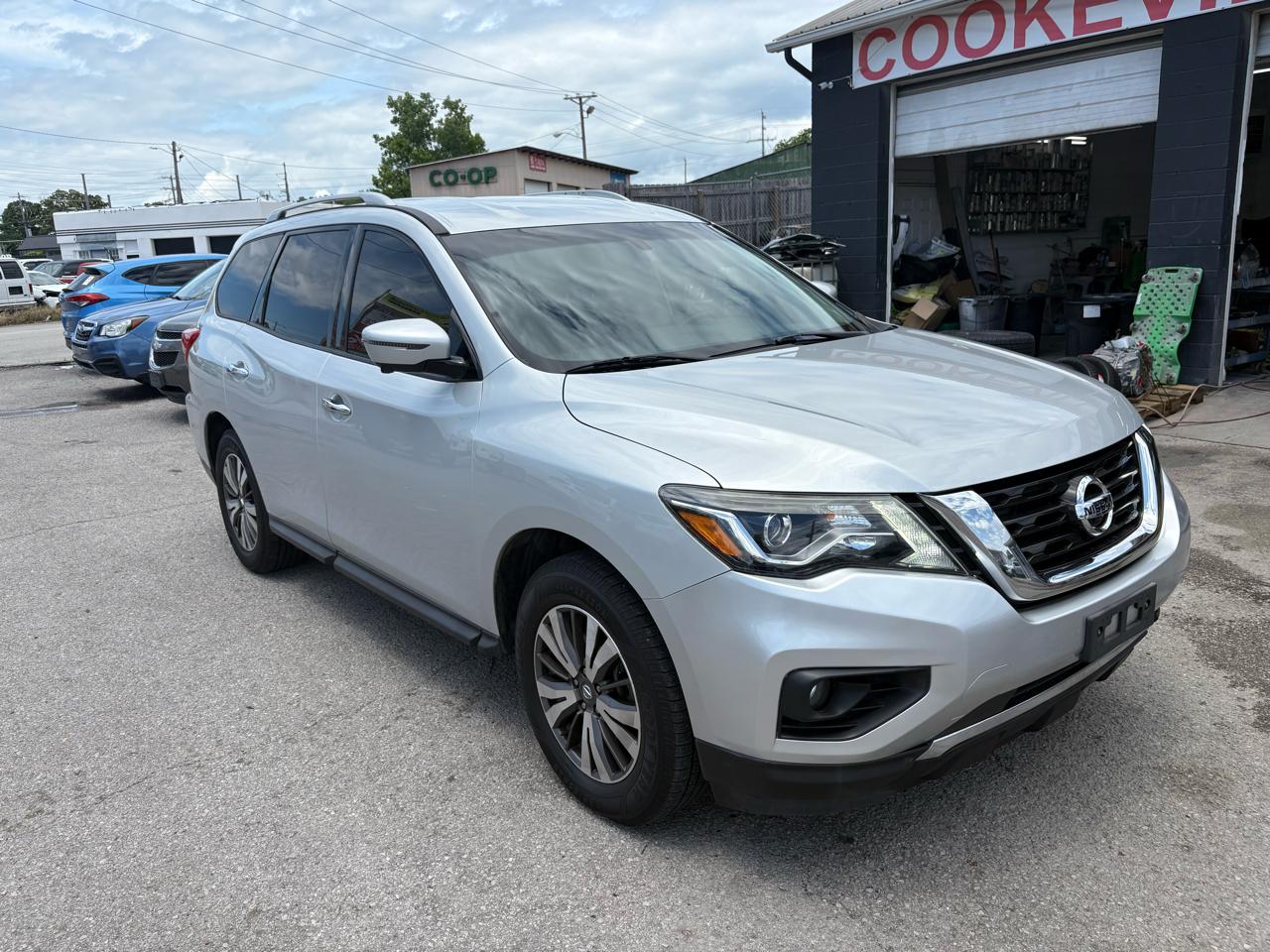 Nissan Pathfinder  2020