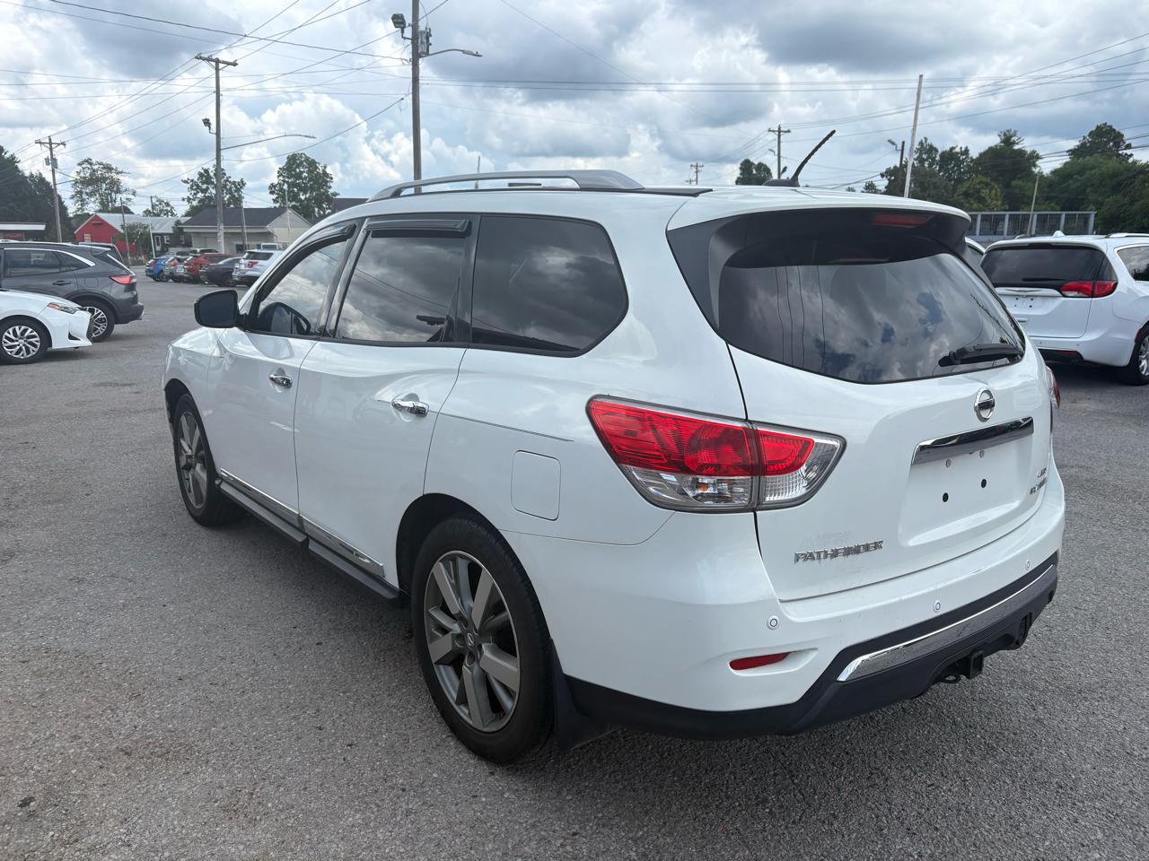 Nissan Pathfinder  2014