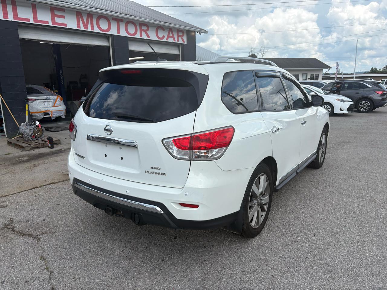 Nissan Pathfinder  2014