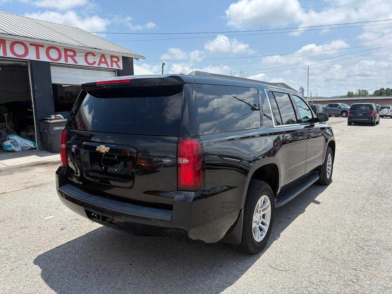 Chevrolet Suburban  2018