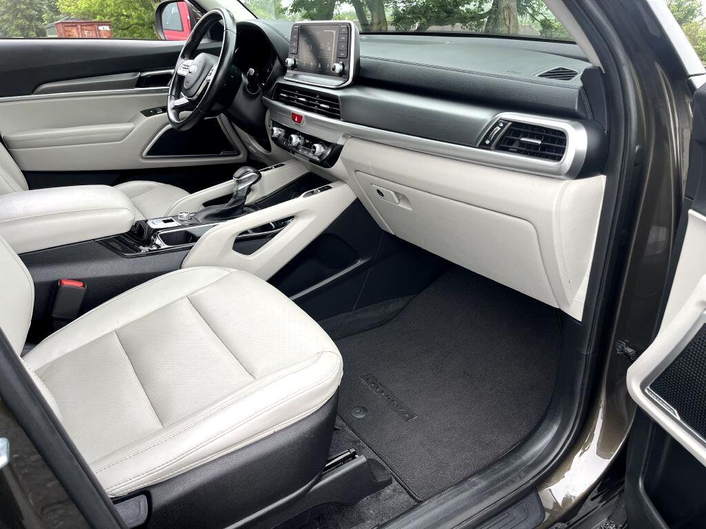 2020 Kia Telluride S photo 14