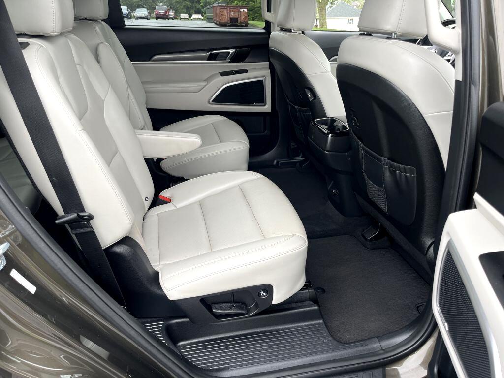 2020 Kia Telluride S photo 16
