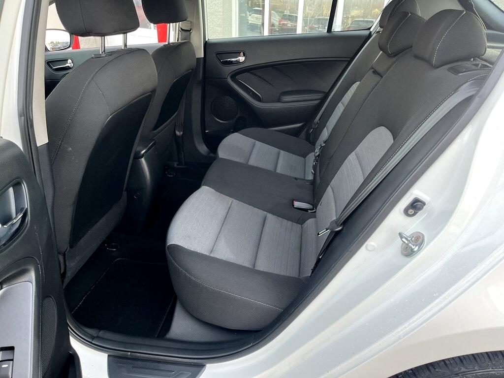 Kia Forte 5-Door  2016