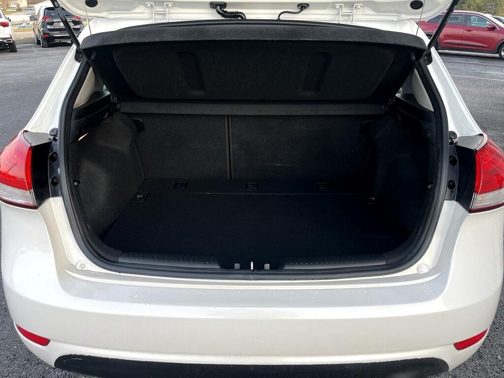 Kia Forte 5-Door  2016