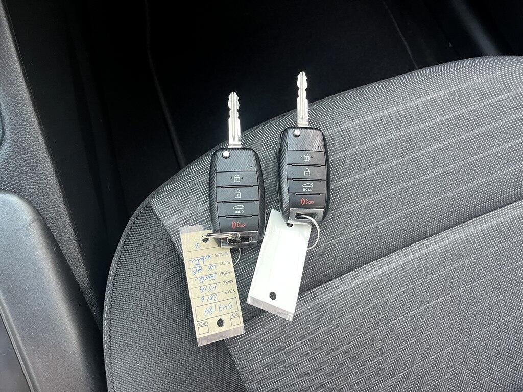 Kia Forte 5-Door  2016