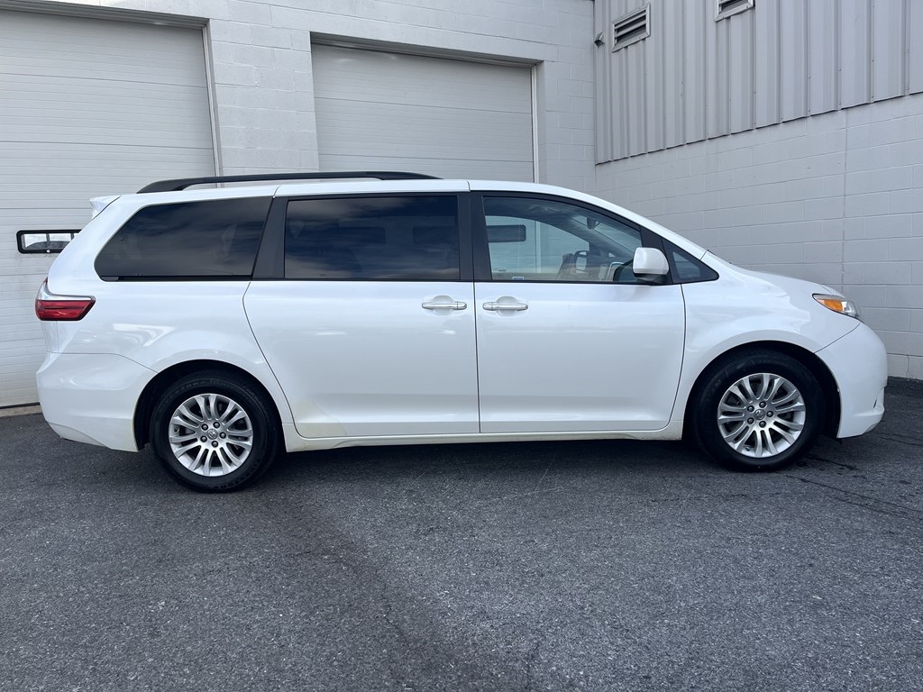 Toyota Sienna  2015
