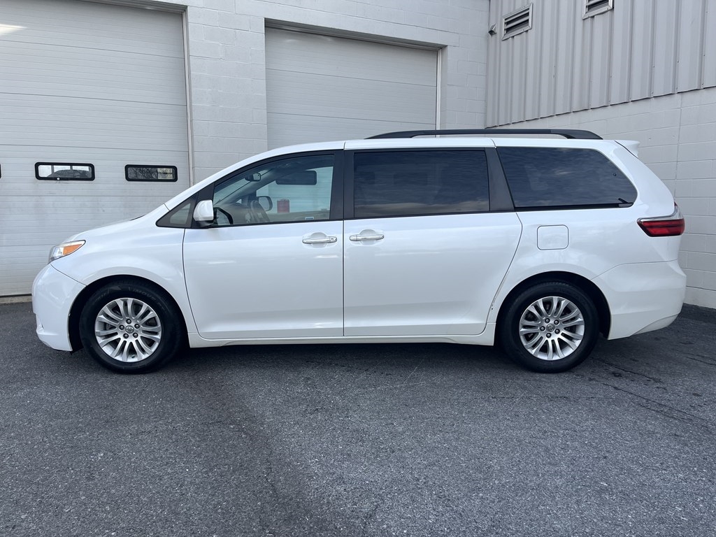 Toyota Sienna  2015