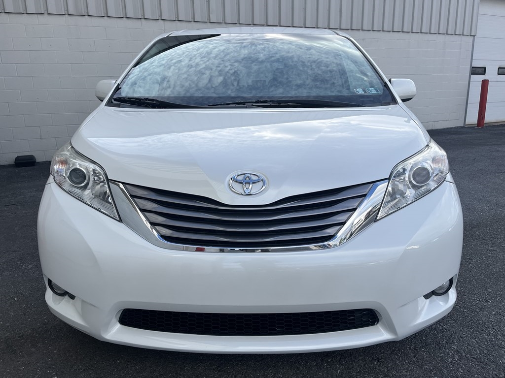 Toyota Sienna  2015