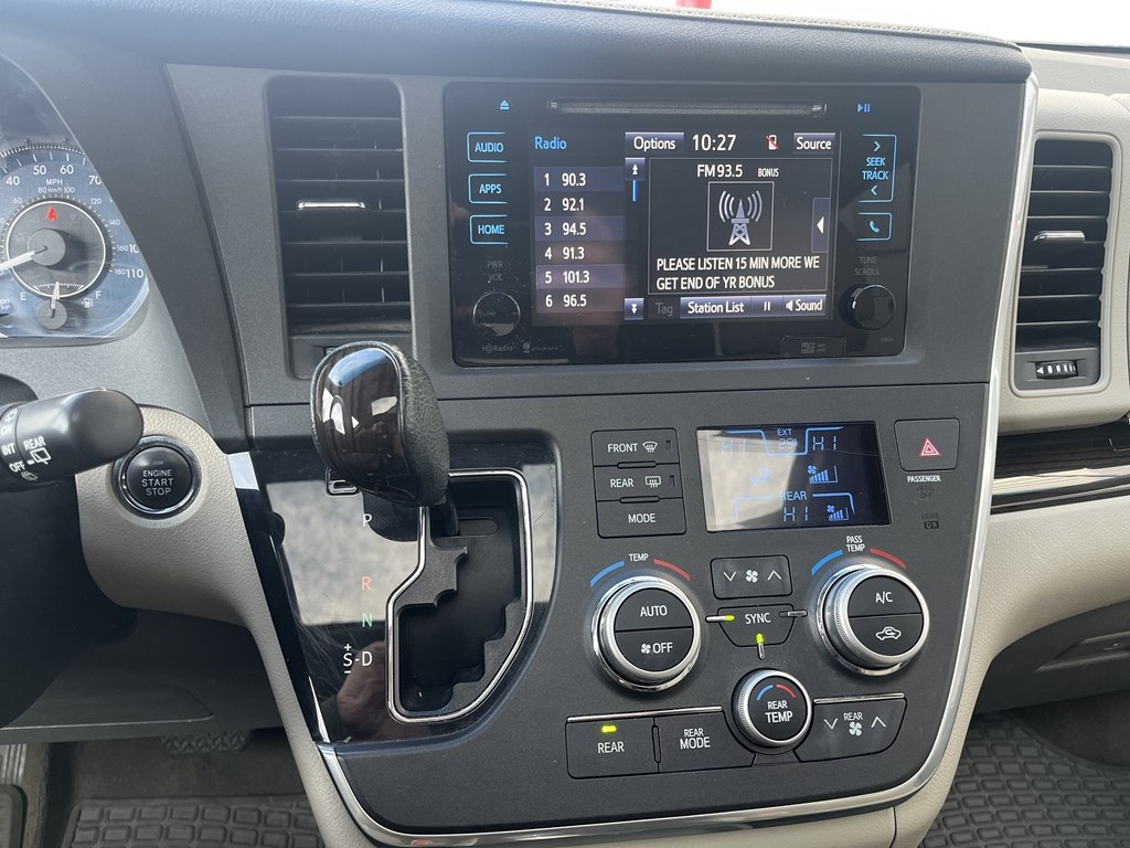 Toyota Sienna  2015