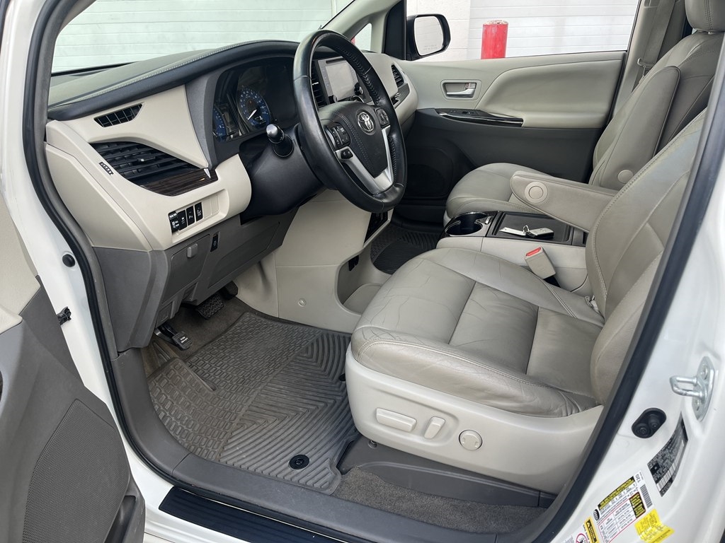 Toyota Sienna  2015
