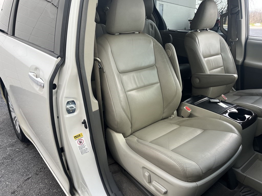 Toyota Sienna  2015