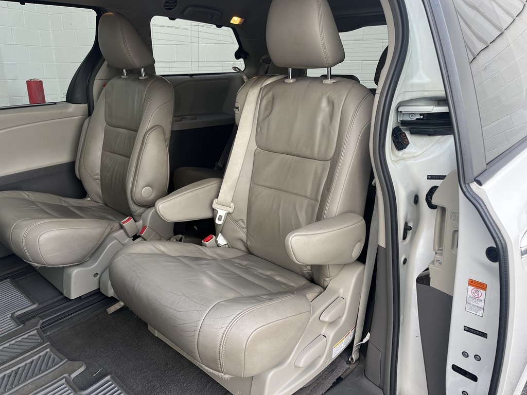 Toyota Sienna  2015