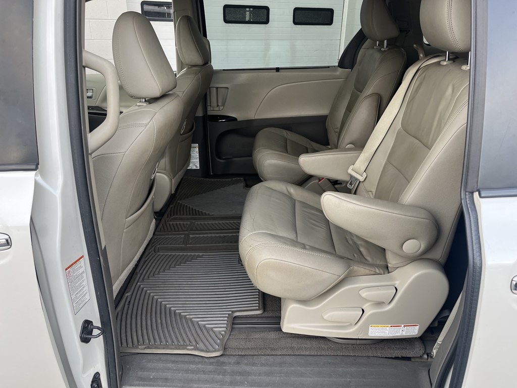 Toyota Sienna  2015