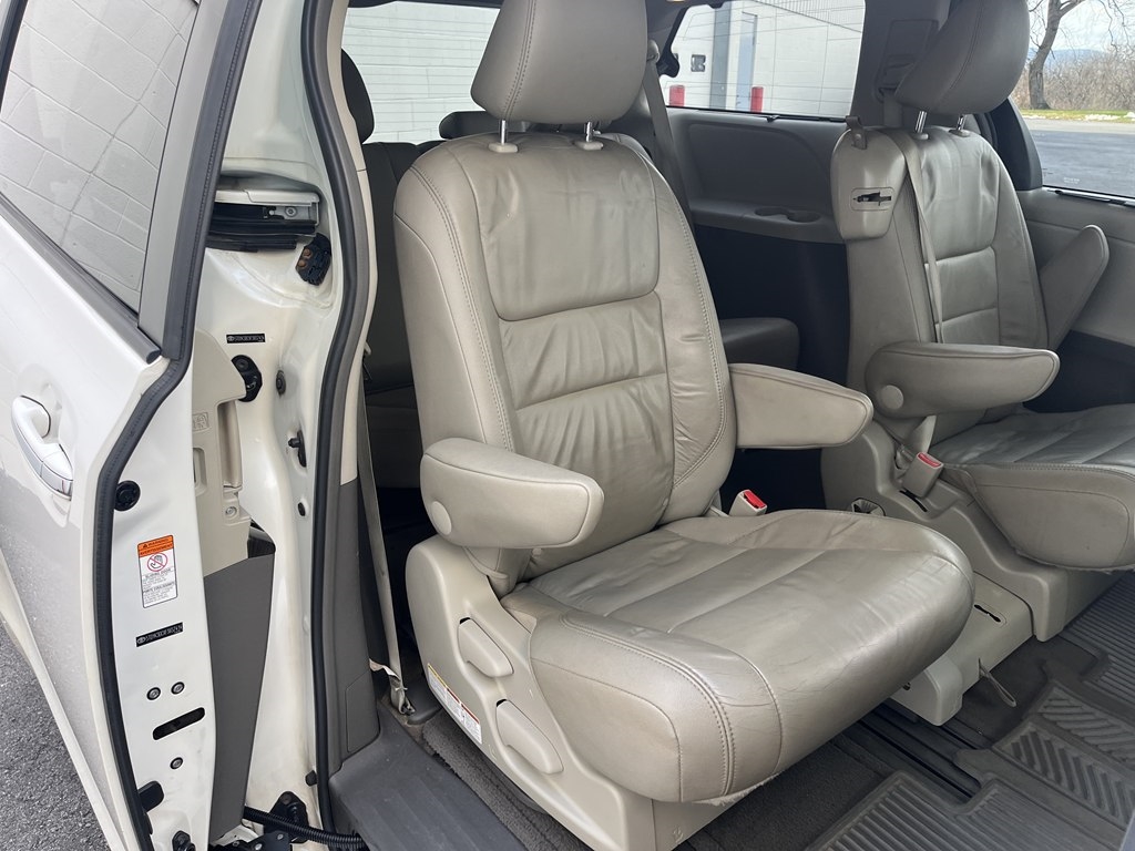 Toyota Sienna  2015