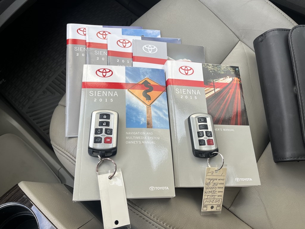 Toyota Sienna  2015