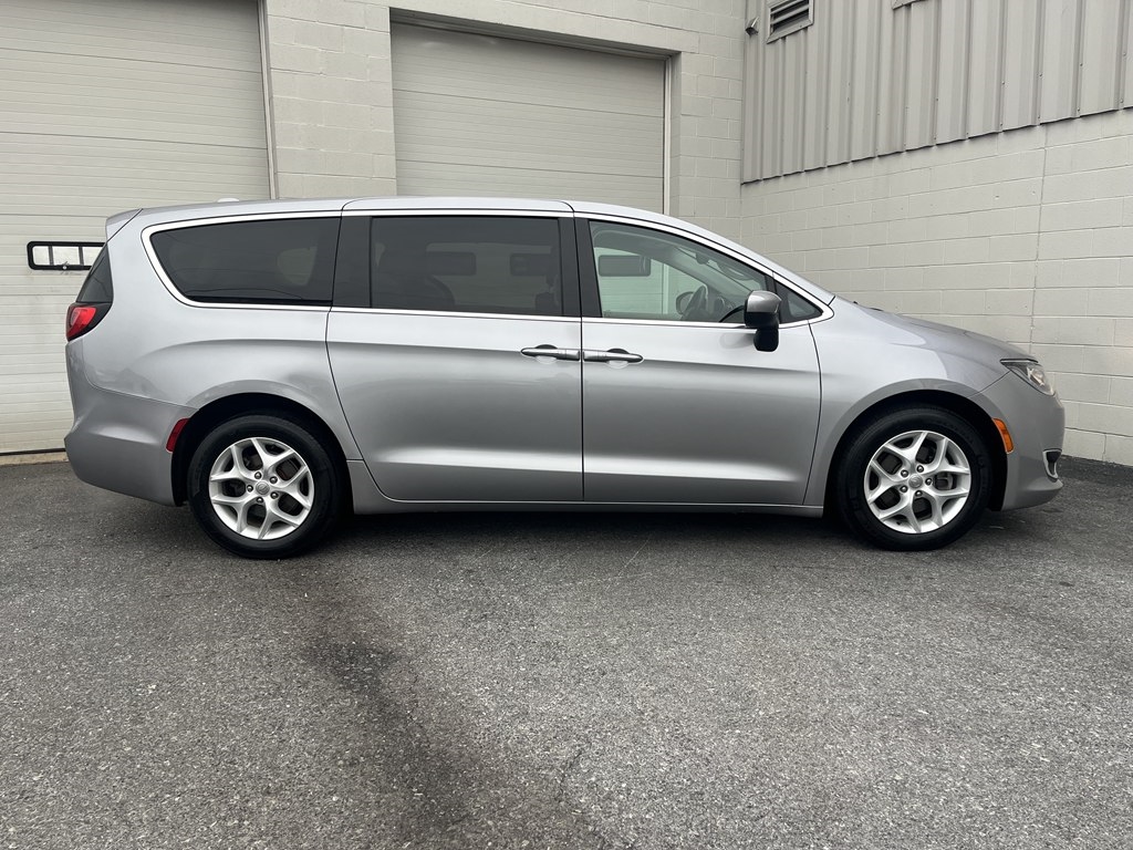 Chrysler Pacifica  2017