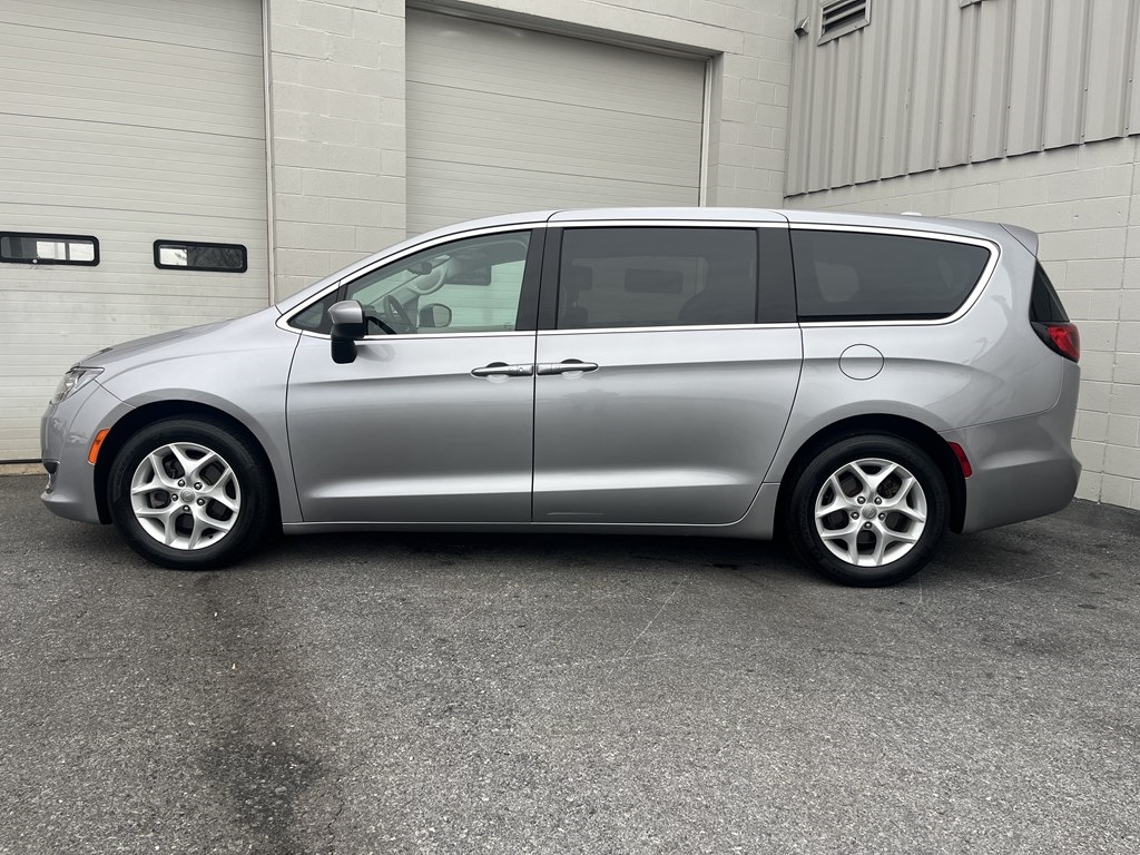 Chrysler Pacifica  2017