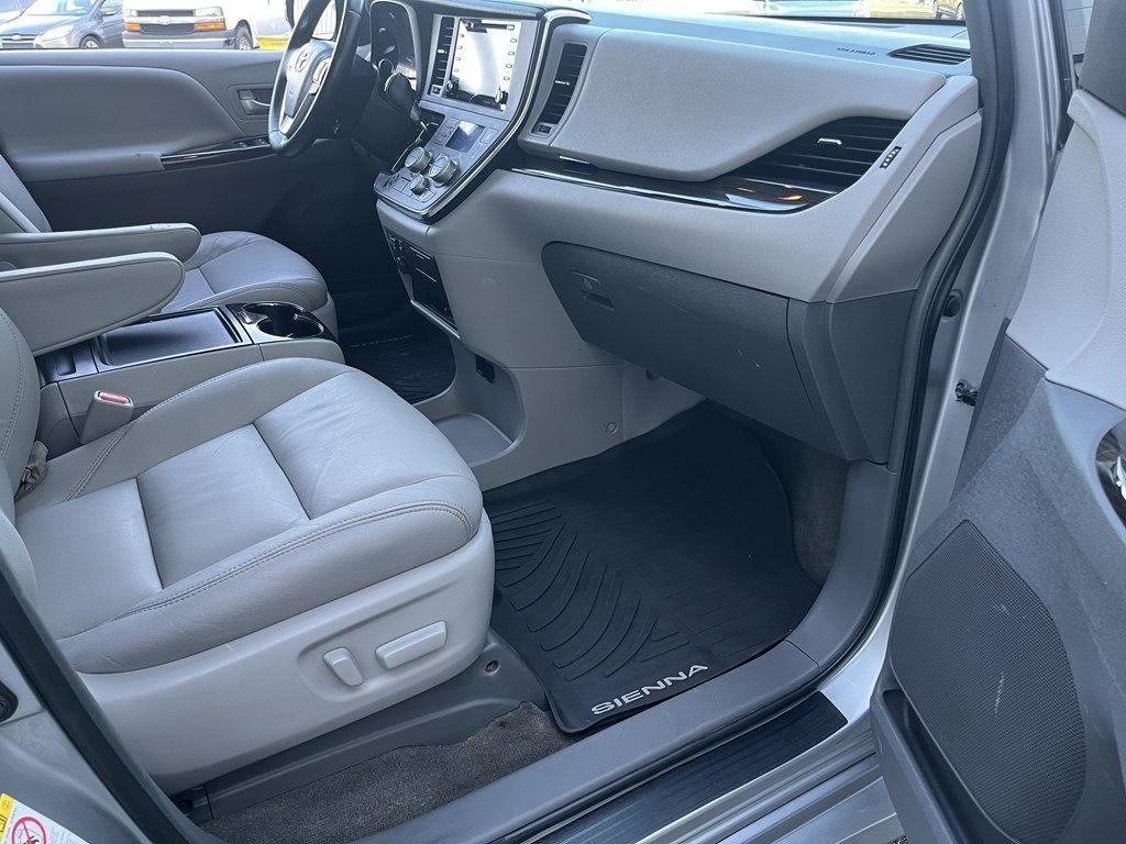 Toyota Sienna  2019