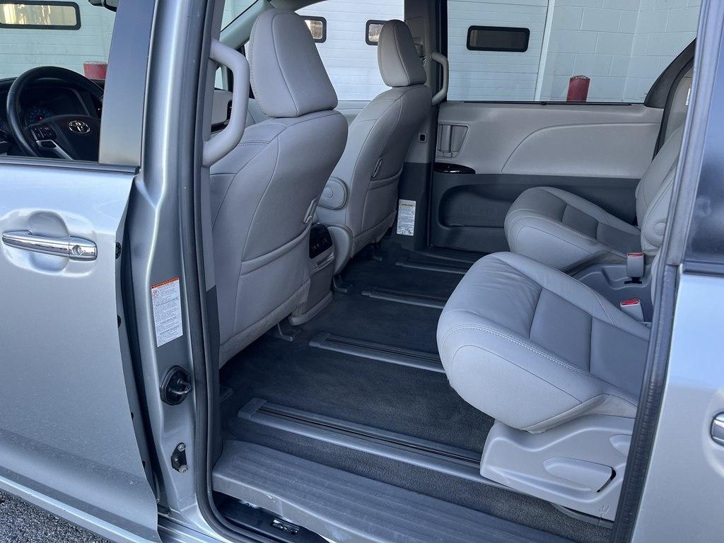 Toyota Sienna  2019