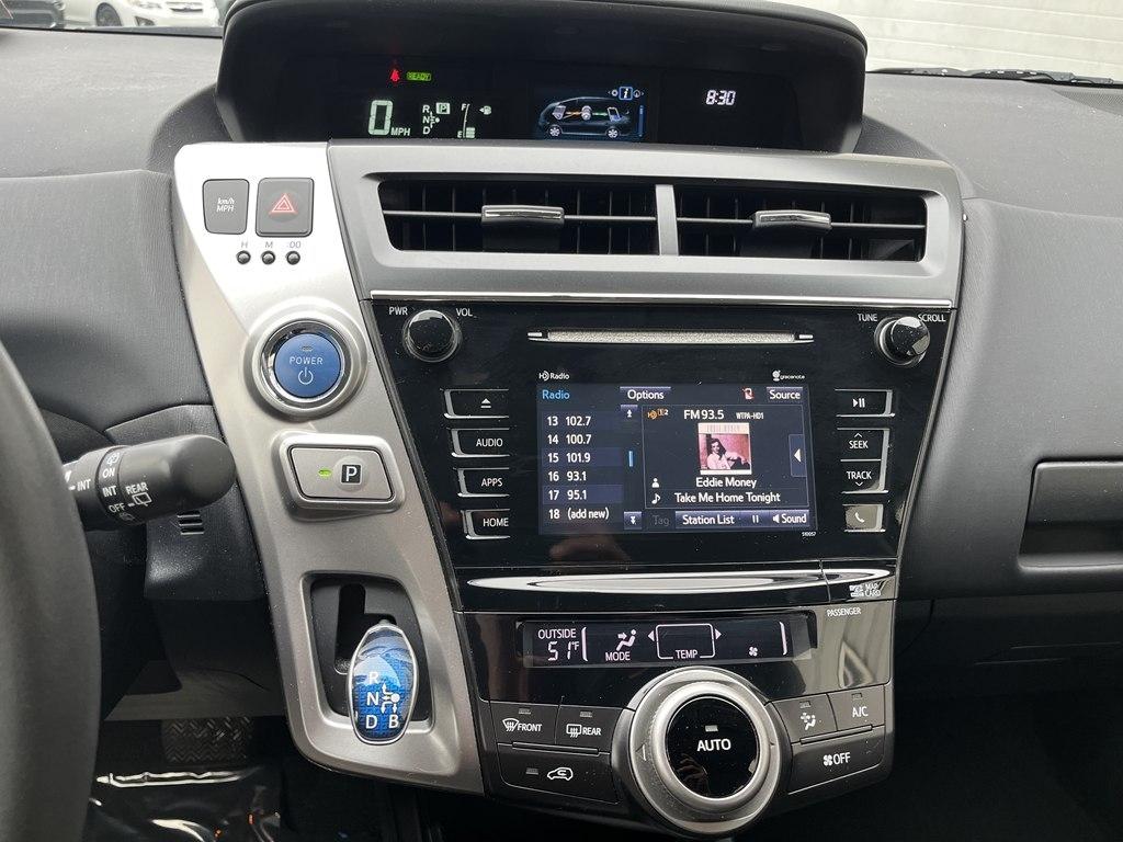 Toyota Prius V  2015