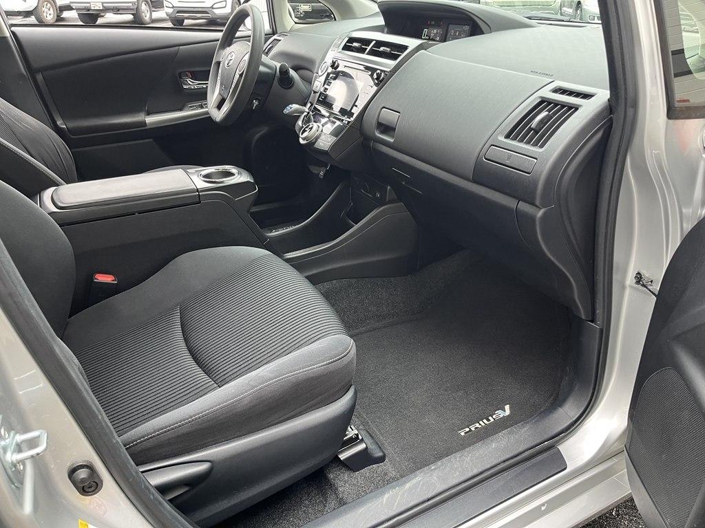 Toyota Prius V  2015