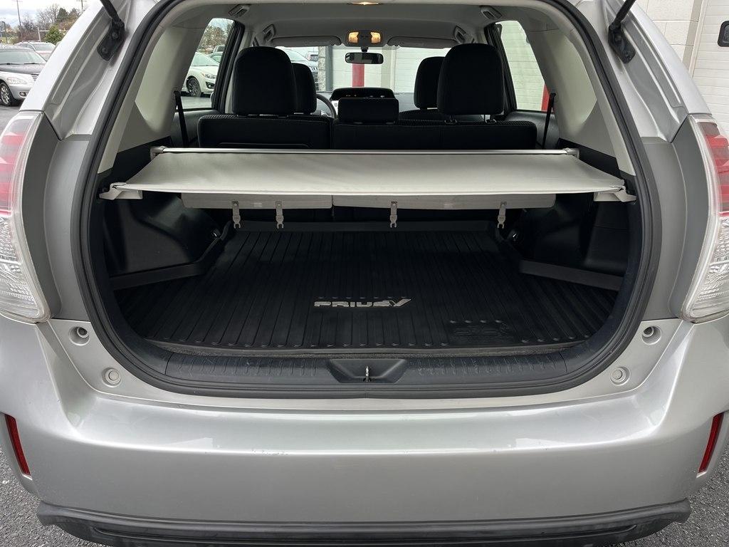 Toyota Prius V  2015