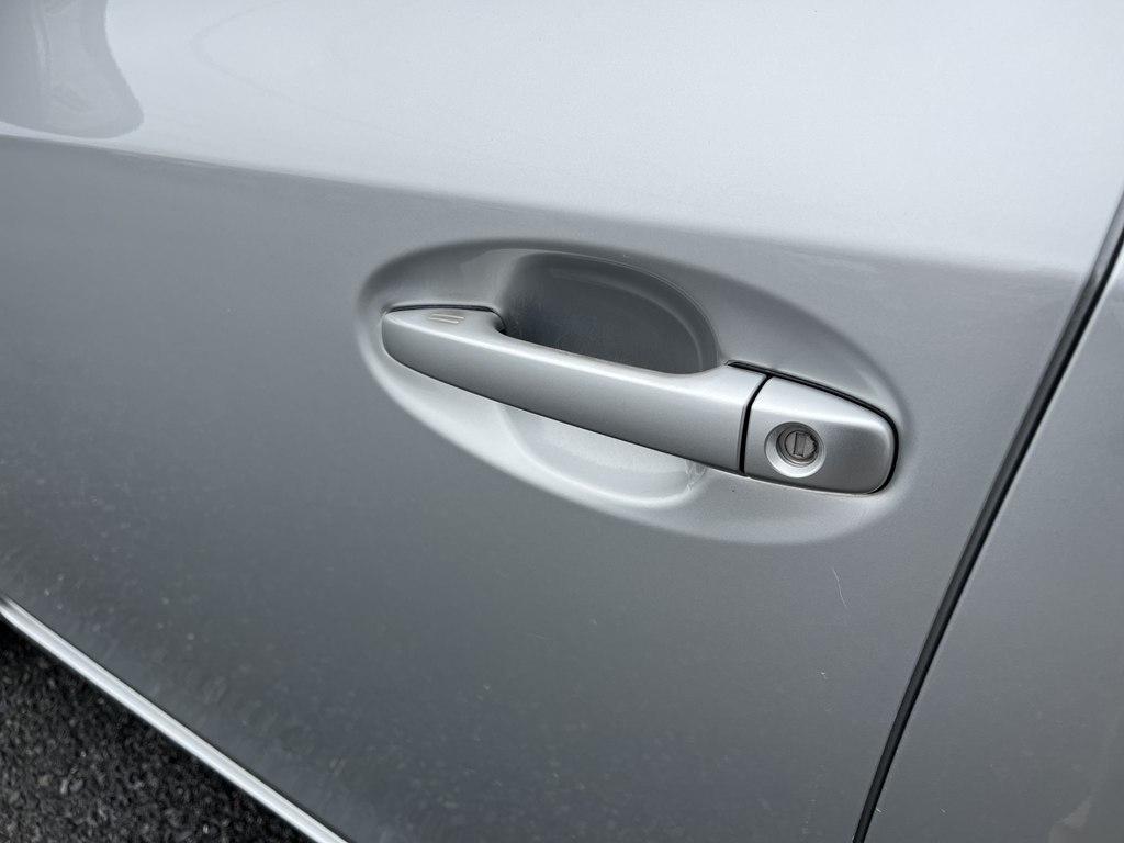 Toyota Prius V  2015