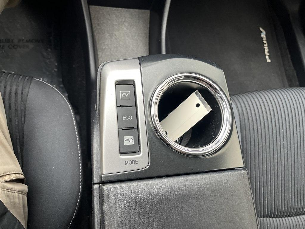 Toyota Prius V  2015