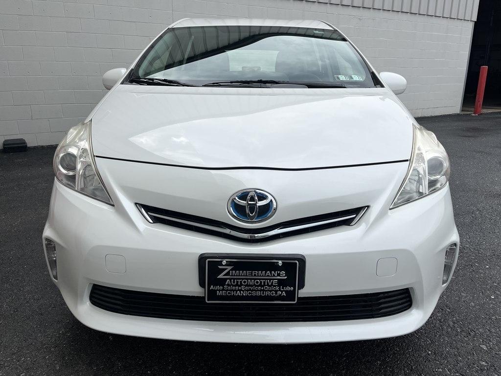 Toyota Prius V  2013