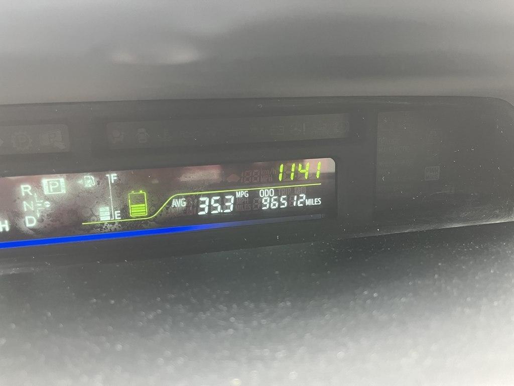 Toyota Prius V  2013