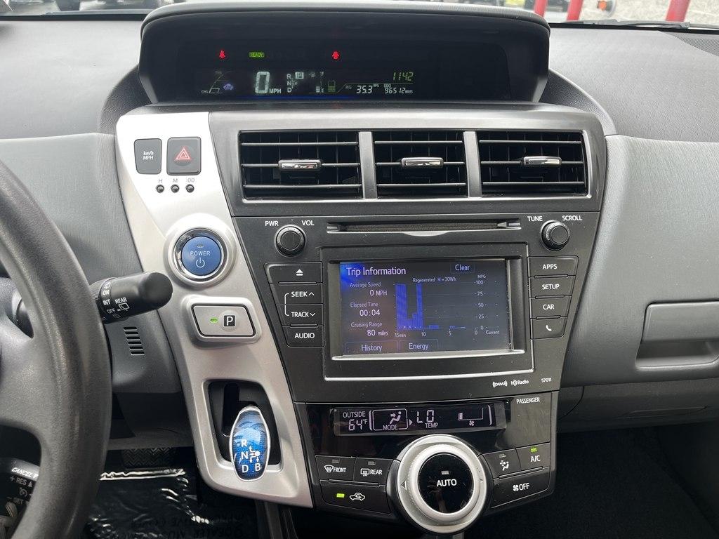 Toyota Prius V  2013