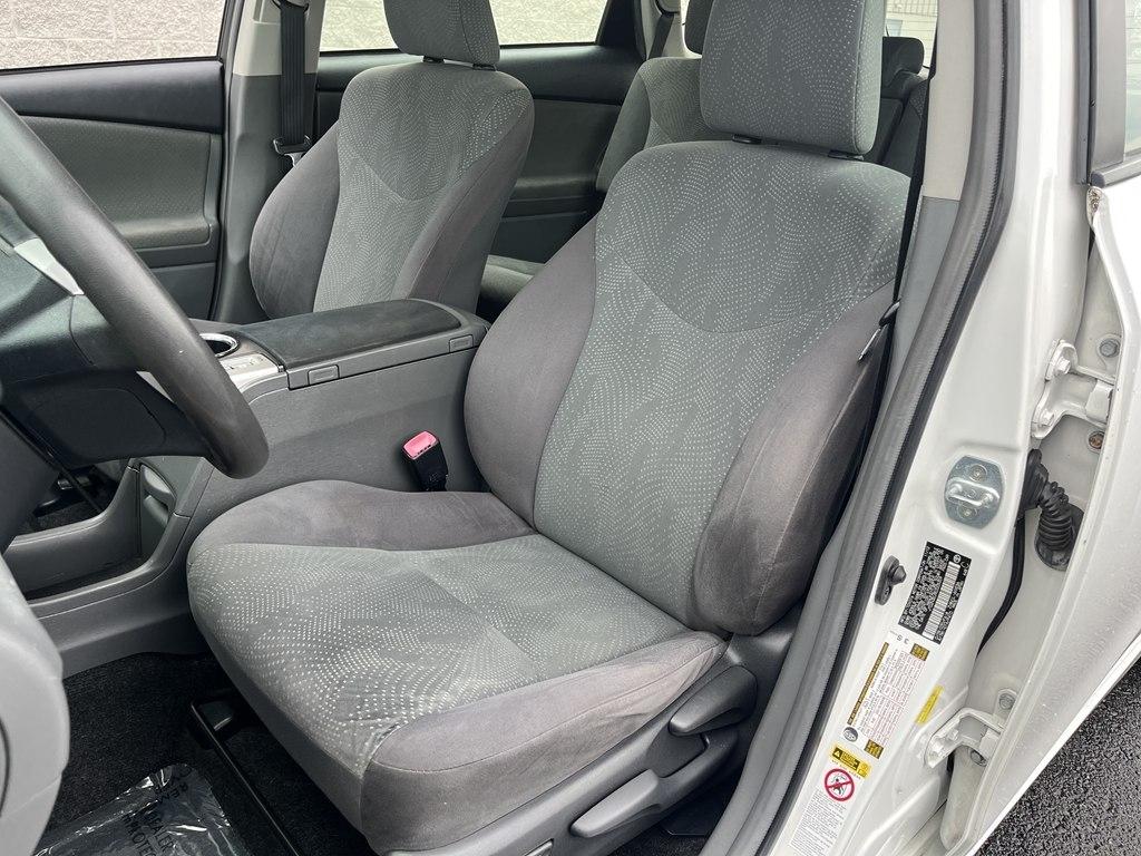 Toyota Prius V  2013