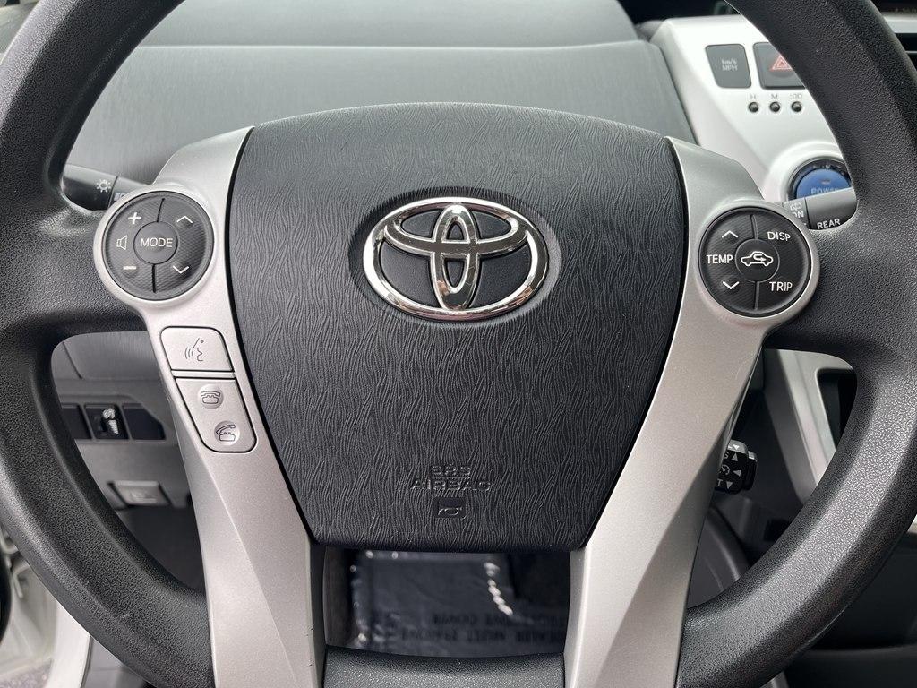 Toyota Prius V  2013