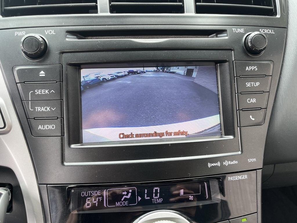 Toyota Prius V  2013