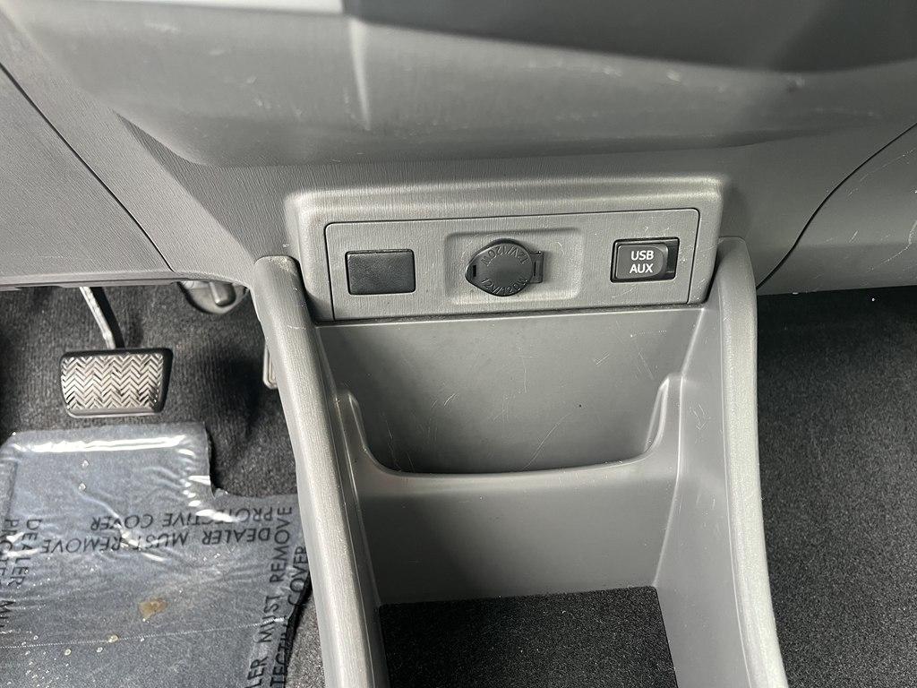 Toyota Prius V  2013