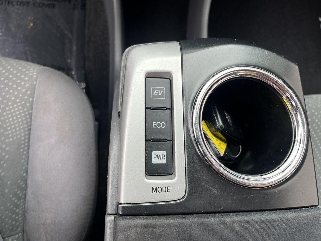 Toyota Prius V  2013