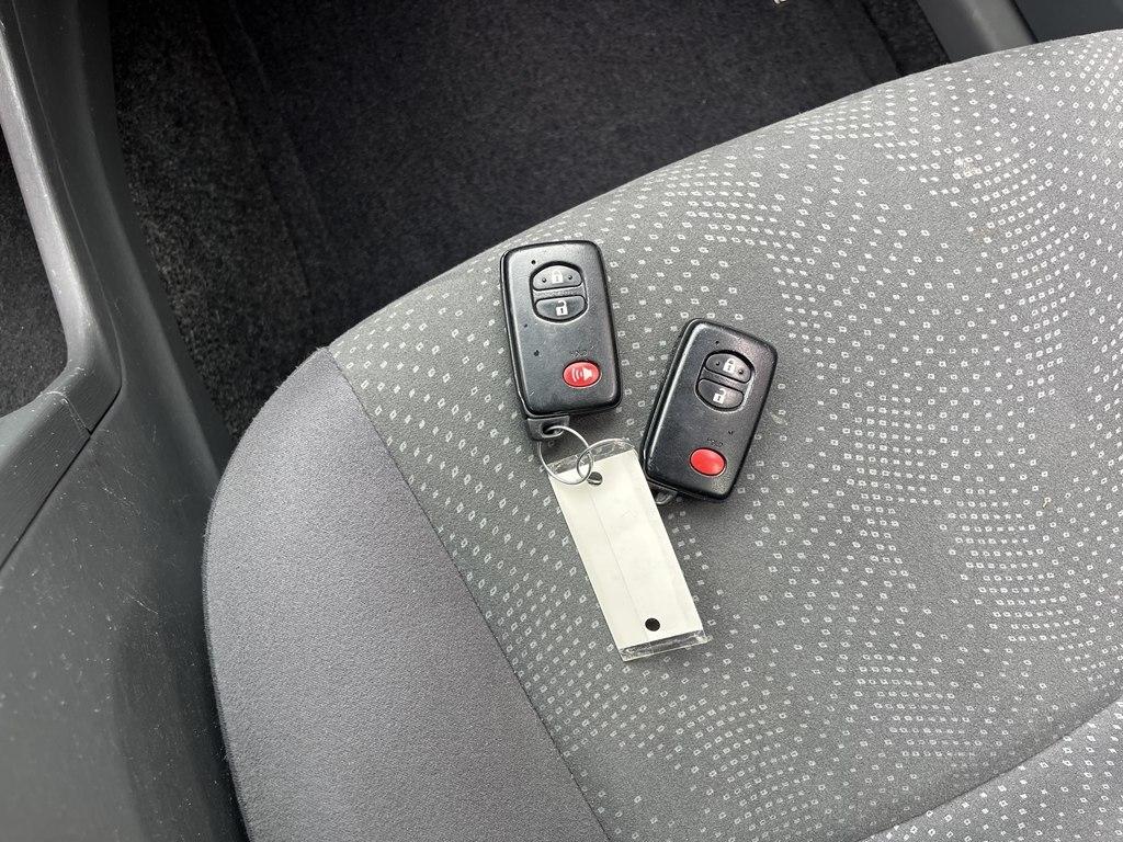 Toyota Prius V  2013