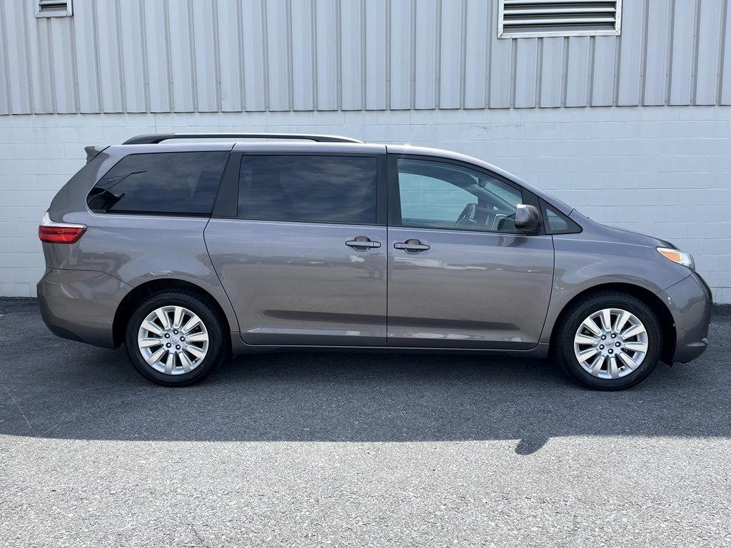 Toyota Sienna  2015