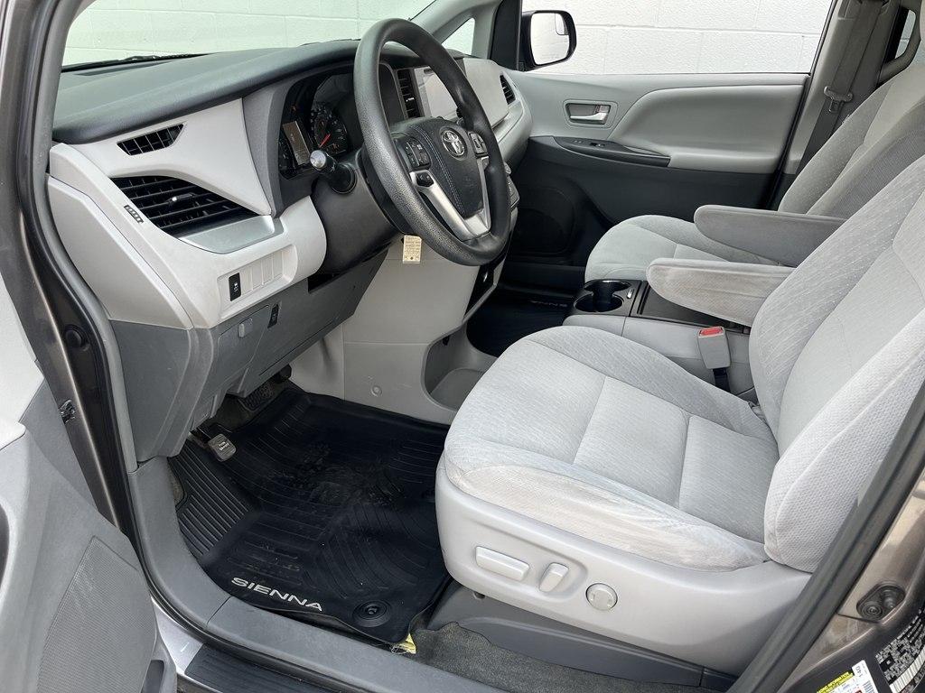 Toyota Sienna  2015