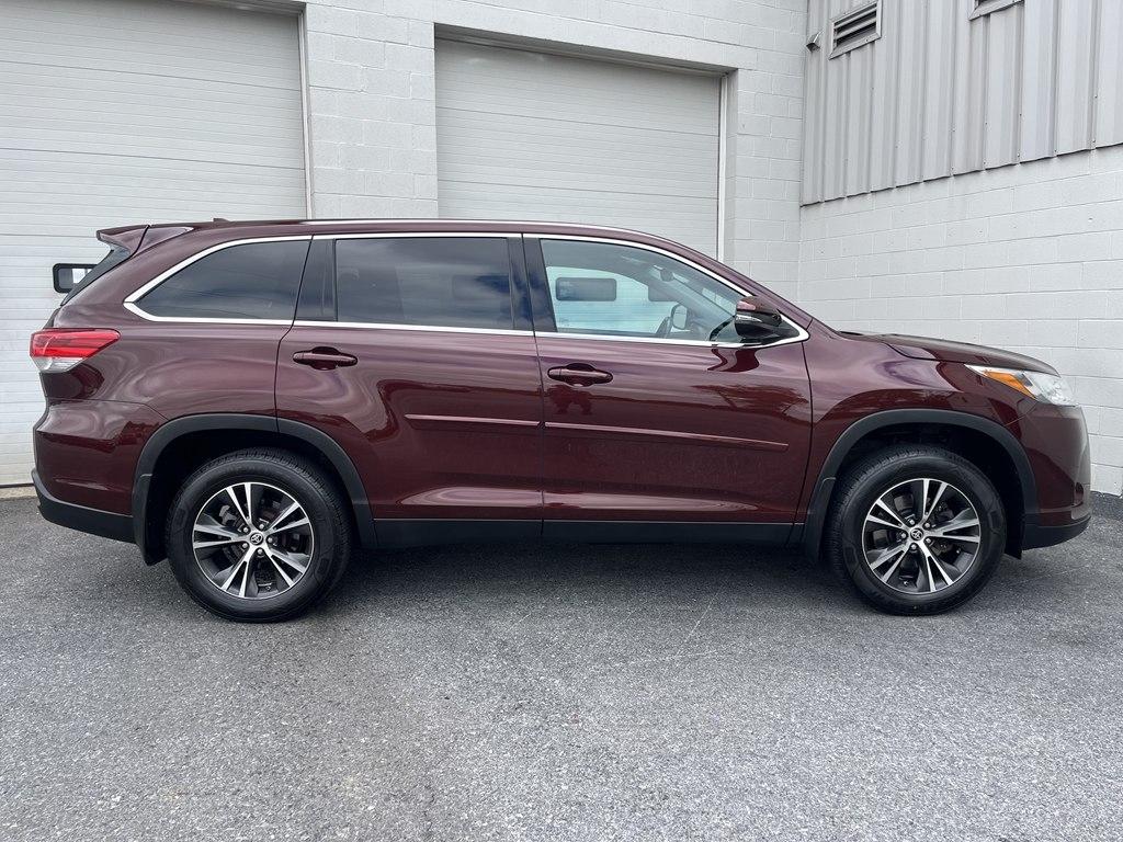 Toyota Highlander LE 2019