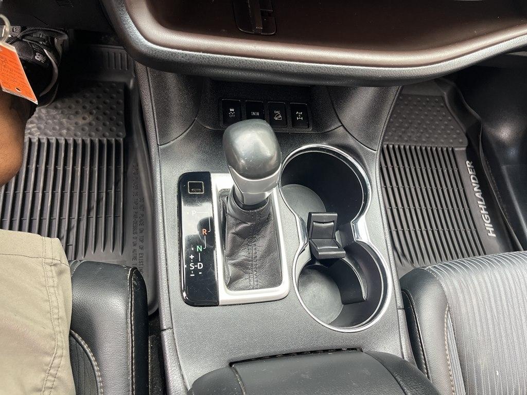 Toyota Highlander LE 2019