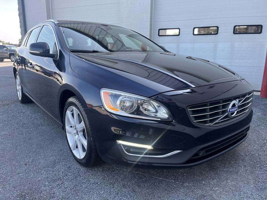 2017 Volvo V60 T5 FWD Premier's photo