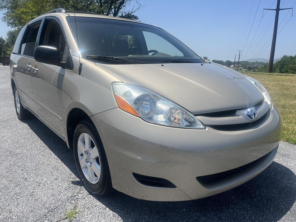 2010 Toyota Sienna LE