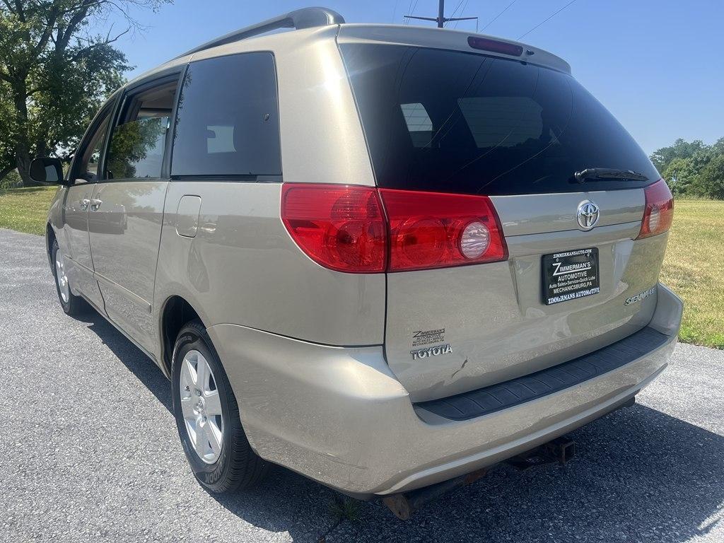 Toyota Sienna  2010