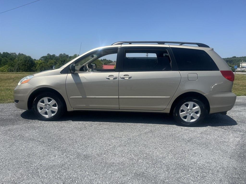 Toyota Sienna  2010