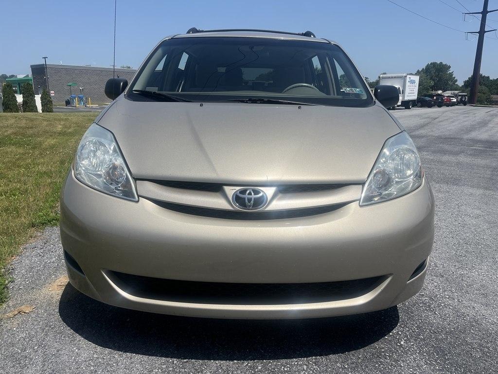 Toyota Sienna  2010